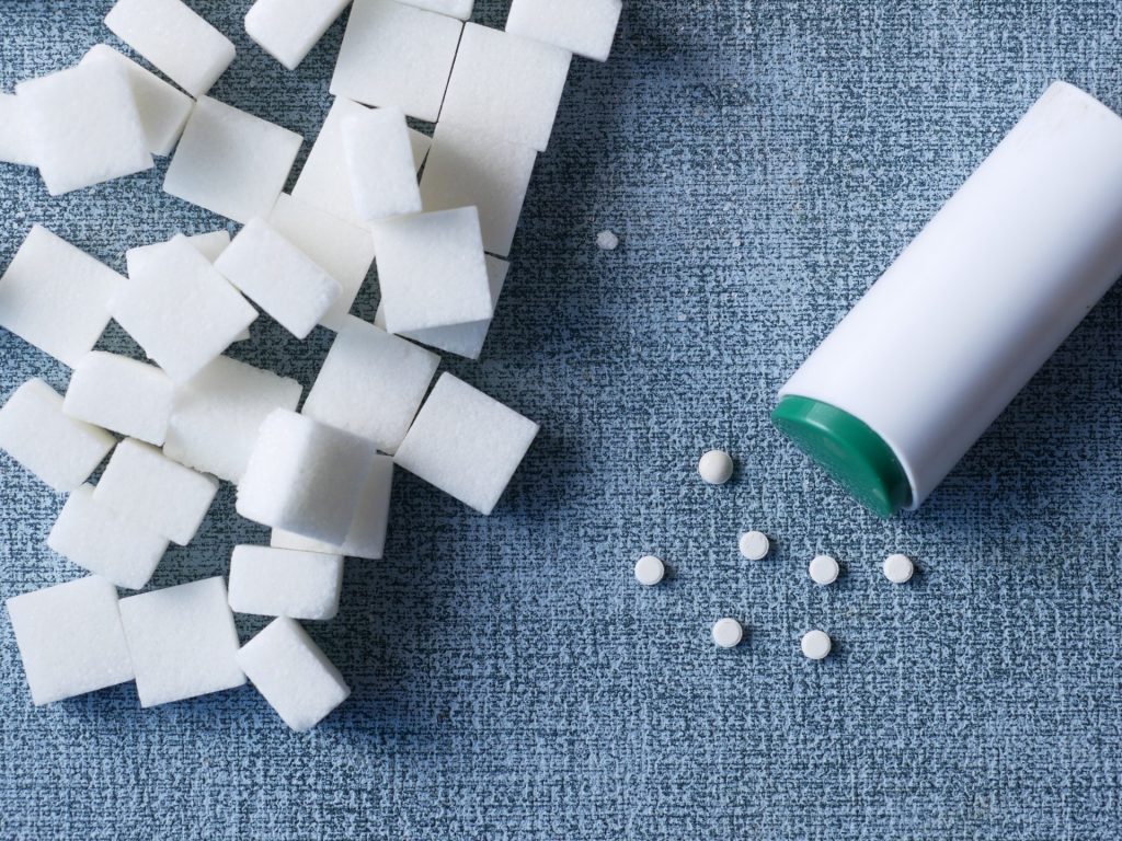 وداعا “للذيل المر”.. المُحليات الصناعية تصبح قريبا بطعم السكر تماما | علوم