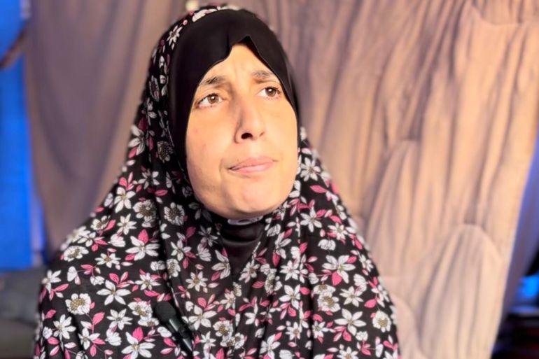 الأرملة أم عمر كحيل فقدت اثنين من أبنائها الكبار خلال الحرب، وبقيت مع ثلاثة صغار تقوم بمهام ثقيلة جدًا لرعاية أبنائها