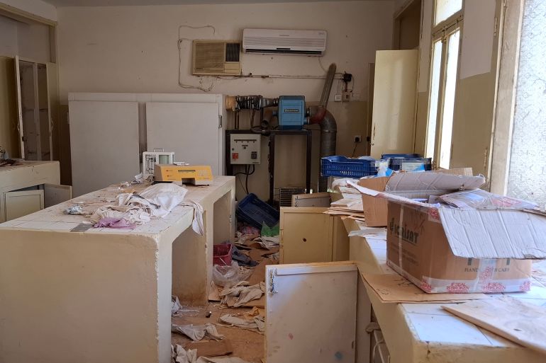 بنك الجينات الوراثية النباتية بود مدني- آثار الدمار بمعمل تجفيف واختبارات البذور