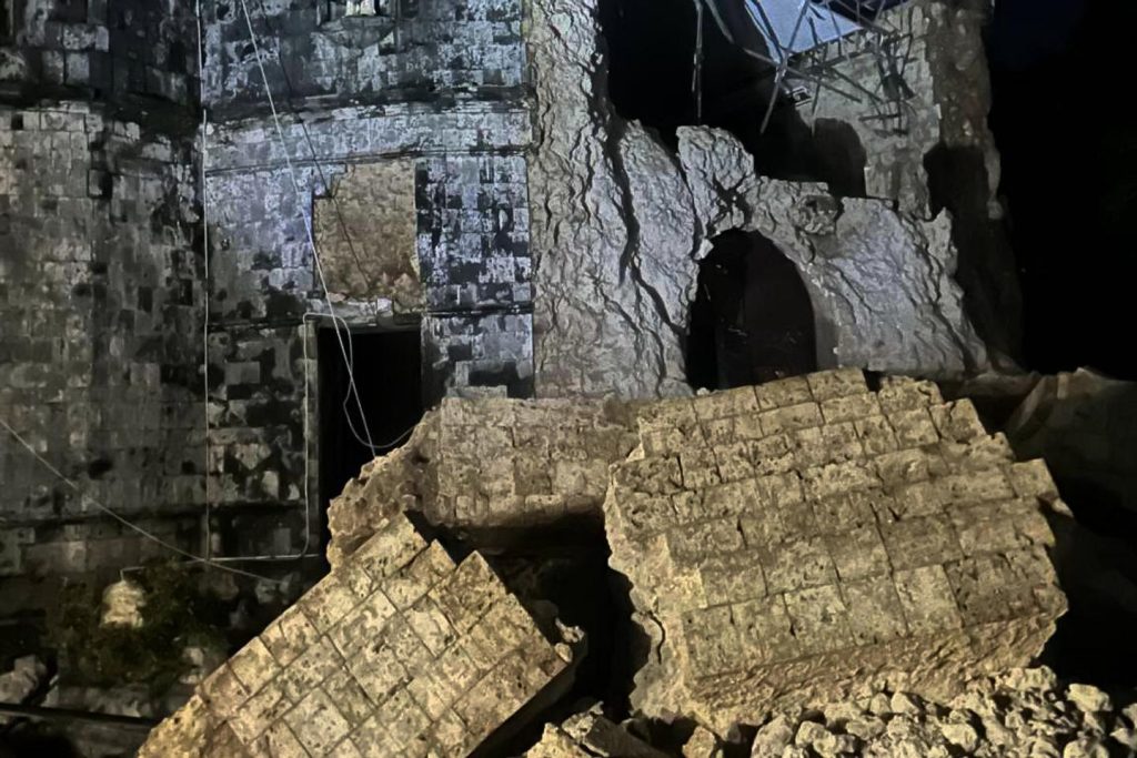 في الفلبين ، غادر زلزال على الأقل خمسة قتيل
