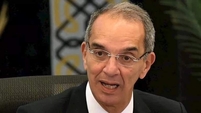 وزير الاتصالات يكشف خطة التحول الرقمي الكامل للخدمات الحكومية