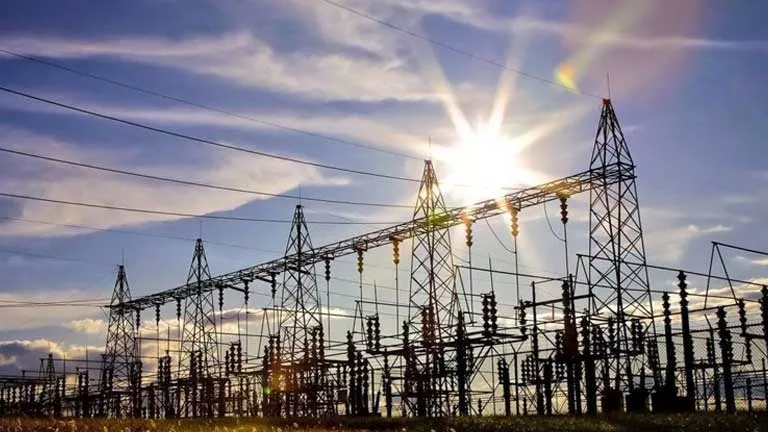 مصدر بـ”الكهرباء”: إنشاء 17 محطة لتأمين التغذية لمشروعات الاستصلاح الز