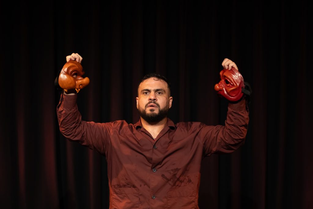 حصان جنين.. عرضان مسرحيان في فلسطين وبريطانيا تقطعهما رصاصة واحدة