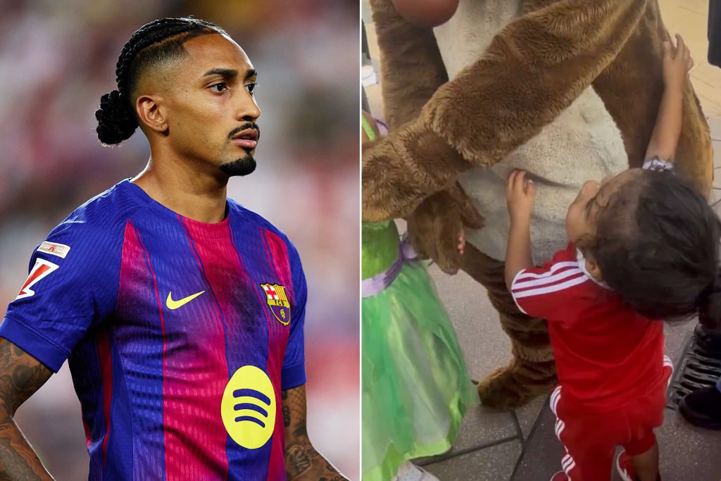 شاهد.. البرازيلي رافينيا يتهم ديزني بالعنصرية بعد موقف صادم مع طفله