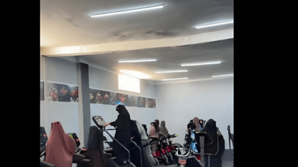 فيديو مضلل لمحجبات في ناد رياضي يشعل حملة تحريضية