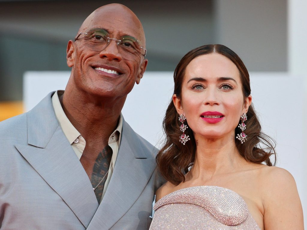 “ذي روك” يتخلى عن الأكشن ويقدم دورا إنسانيا في “ذي سماشينغ ماشين” | فن