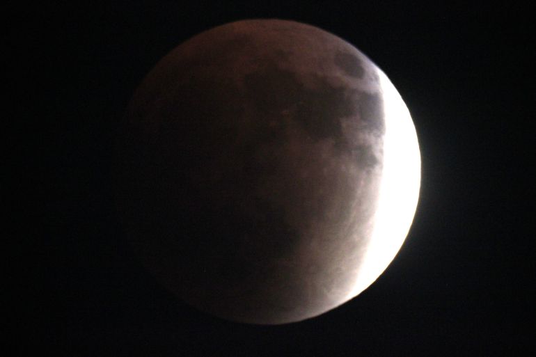 خسوف القمر (الجزيرة)