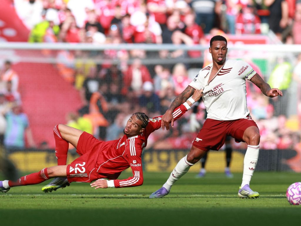 فيفا يكشف عن أرقام قياسية في الانتقالات الصيفية