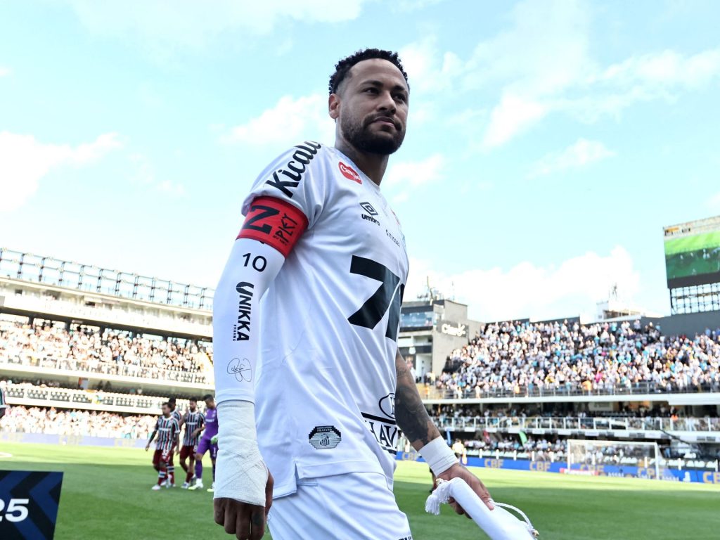 تقارير: رجل أعمال برازيلي يوصي بثروته الطائلة لنيمار