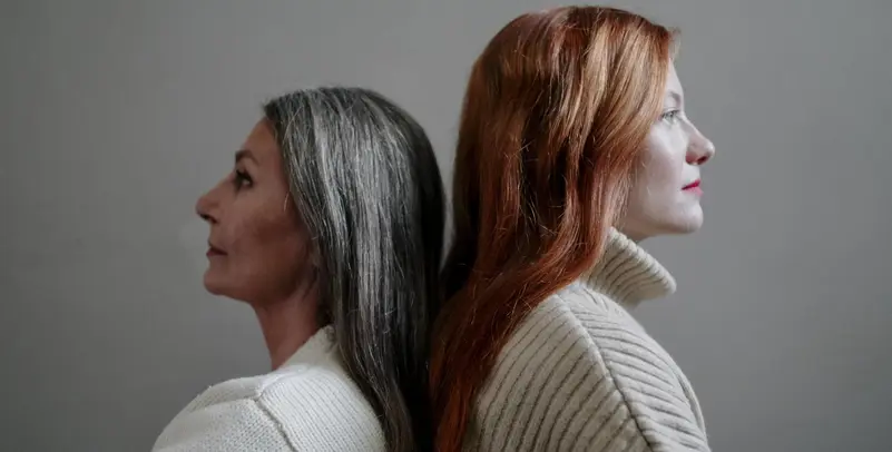 حقن مثيرة للجدل تعد بإعادة الشباب… هل اقتربنا من وداع الشيب؟