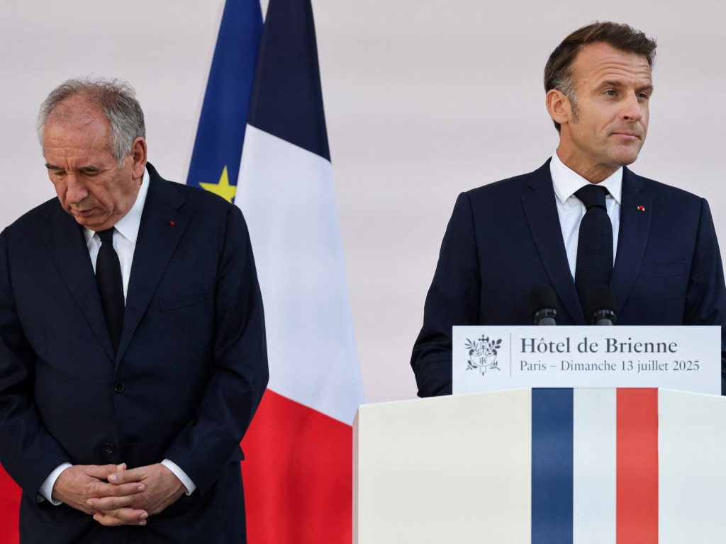 استطلاع: ثلثا الفرنسيين يؤيدون استقالة ماكرون