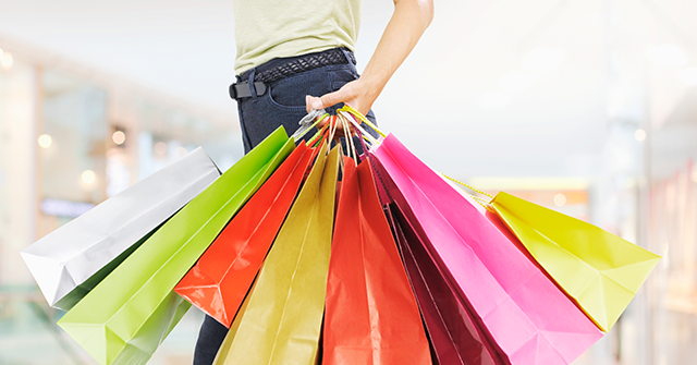 التعريفات لا تؤذي المستهلكين لأن الشركات تمتص التكاليف بدلاً من فقدان العملاء