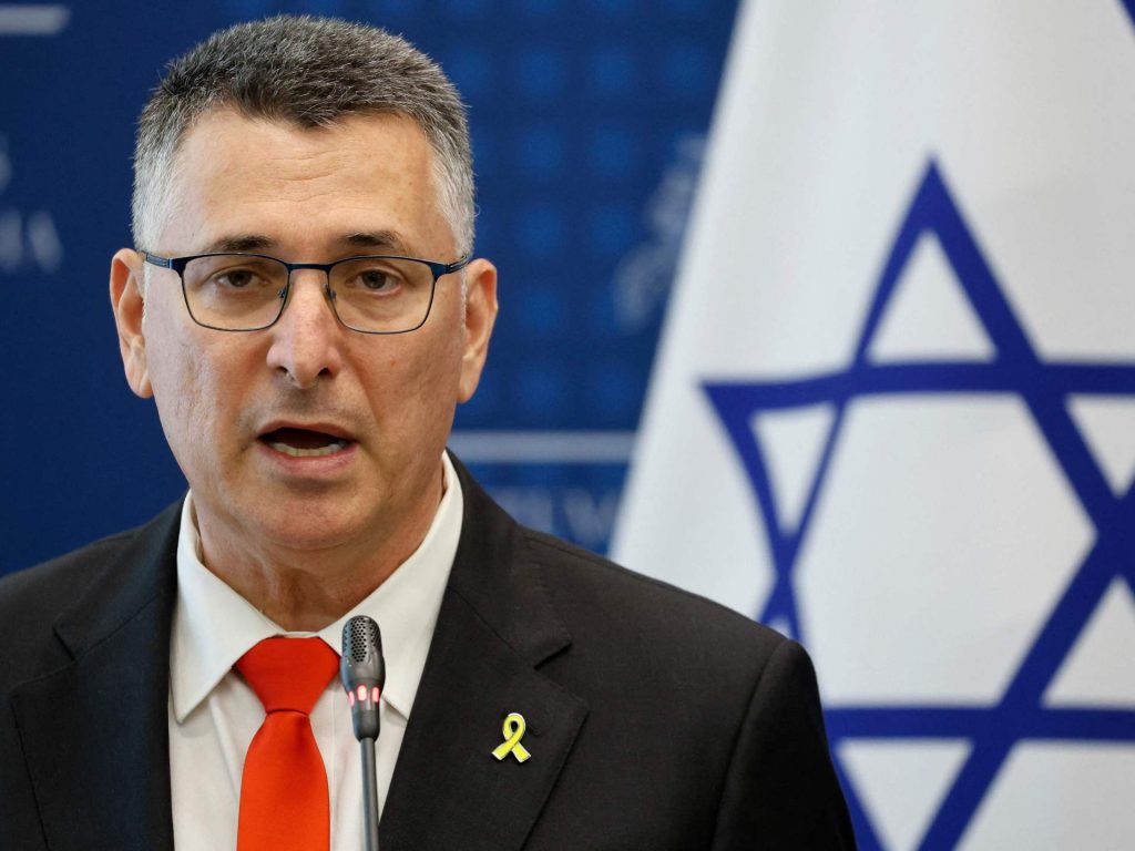 ساعر يبلغ روبيو بعزم إسرائيل ضم الضفة وسفير واشنطن يزور مستوطنة إفرات