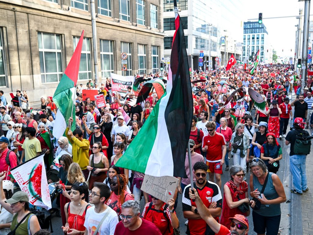 مظاهرات حاشدة في بلجيكا ضد الإبادة الإسرائيلية بغزة