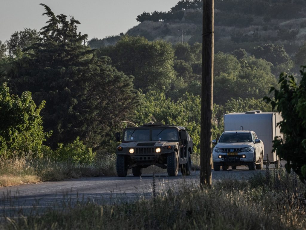 إسرائيل تواصل توغلاتها بالقنيطرة وتعتقل 7 شبان سوريين