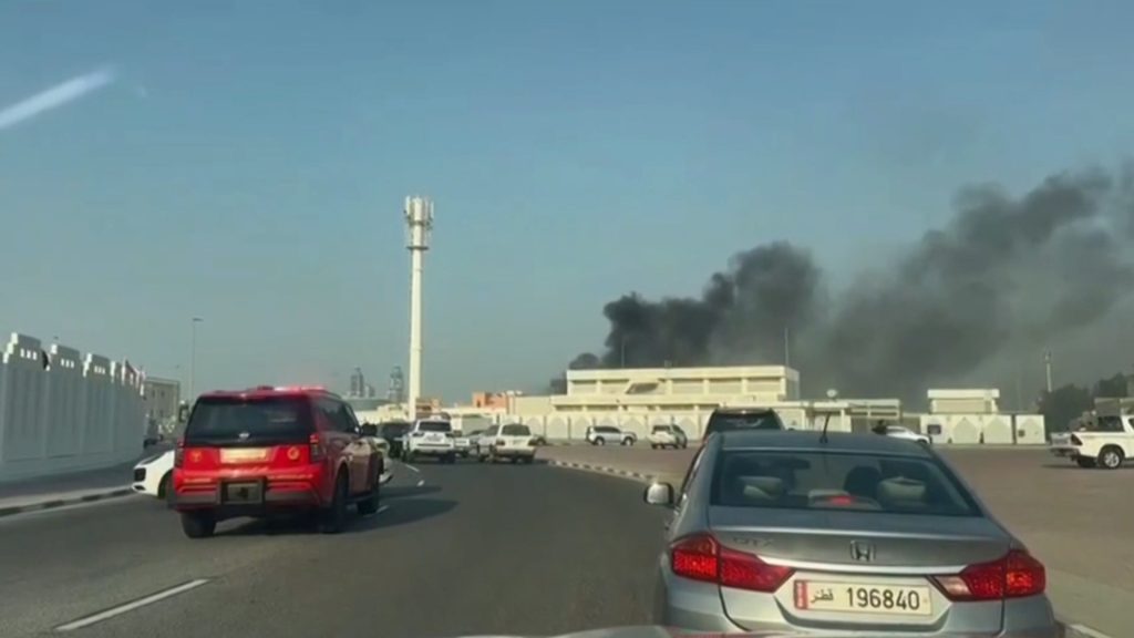 المنصات تندد وتتساءل: هل يُعقل أن يُقصف من يقوم بدور الوساطة؟