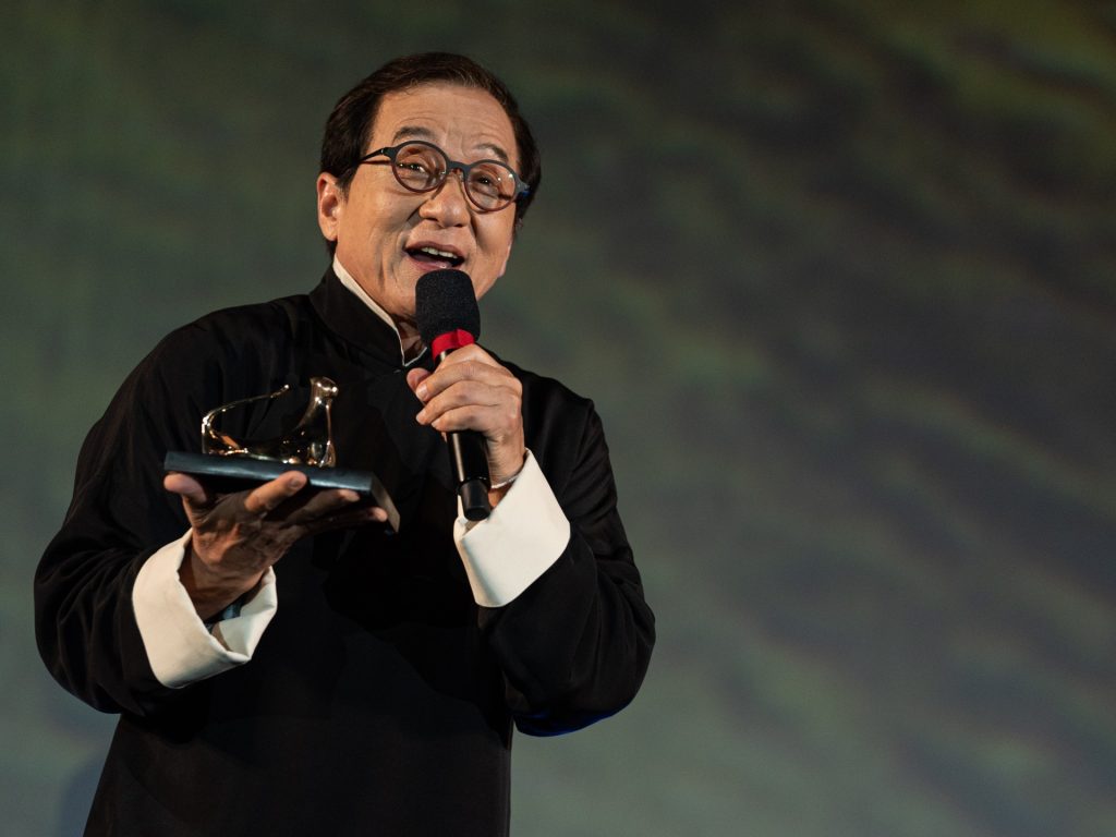 جاكي شان يواصل نجاح “حافة الظل” عالميا رغم شائعات وفاته | فن