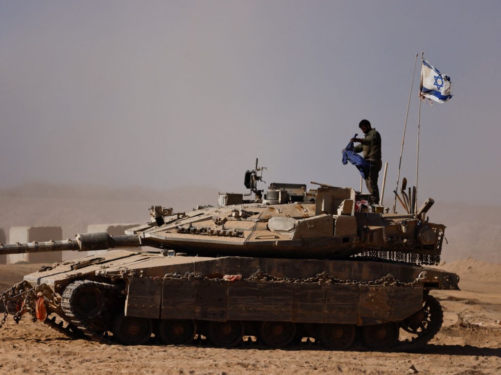 الاحتلال يبدأ الثلاثاء تجنيد 60 ألف جندي لمعركة غزة