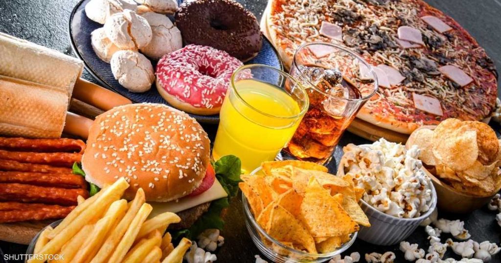 الأكل ليلا والسكر.. 8 “خرافات غذائية” قد تغير نظرتك للطعام