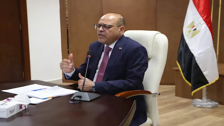 وزير العمل يوجّه باختيار وإعداد كوادر شبابية للتأهيل للقيادة