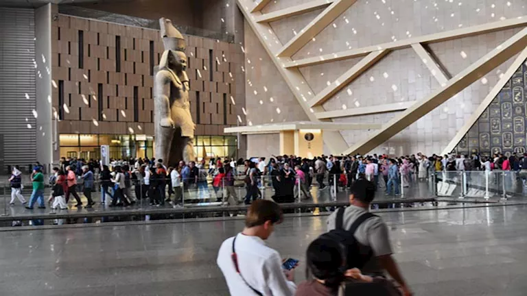 التذاكر وفيديو الأمطار.. السياحة والآثار تكشف عدة حقائق بشأن المتحف ال