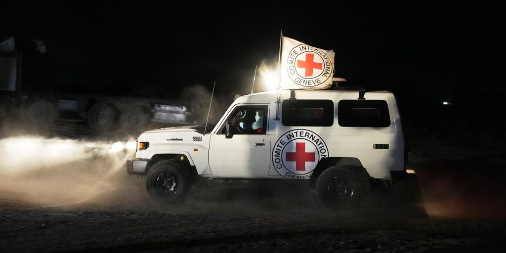 بث مباشر، غزة: إسرائيل تقول إنها تعرفت على الجثة التي أعيدت مساء الخميس وتؤكد أنها لرهينة