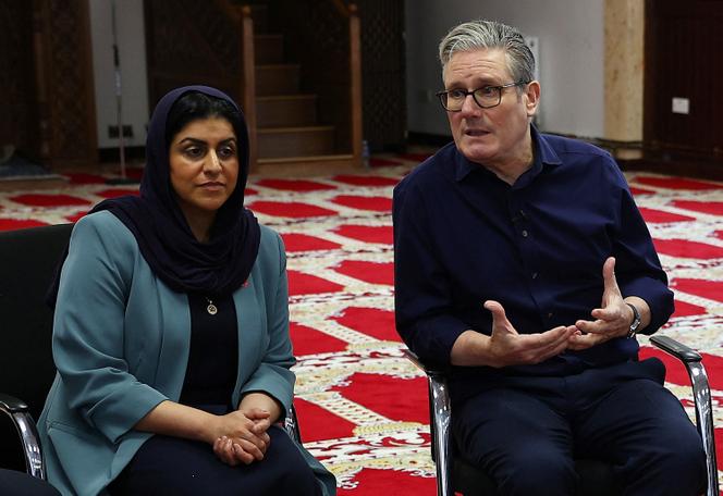 وزيرة الداخلية شبانة محمود ورئيس الوزراء البريطاني كير ستارمر في بيسهافن بالمملكة المتحدة في 23 أكتوبر 2025.