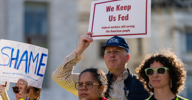 من المتوقع أن يتم دفع أجور الموظفين المجازين بحلول أوائل الأسبوع المقبل