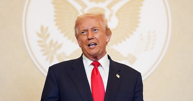 ترامب يحتفل بانخفاض معدلات الجريمة في شيكاغو بعد “ميدواي بليتز”