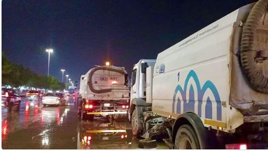 أمانة جدة ترفع جاهزيتها الميدانية تحسبًا للأمطار المتوقعة