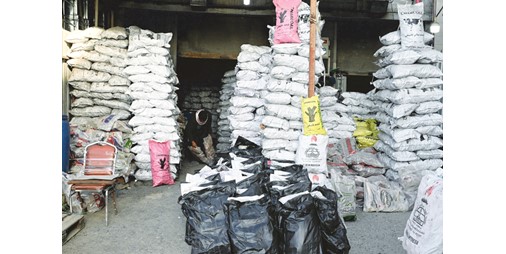 شدة البرد «تشعل» سوق الفحم.. 75% ارتفاعاً بالمبيعات