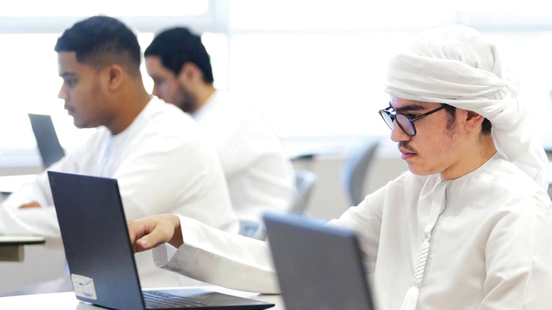 مدارس حكومية تُقيّم المناهج الدراسية بمشاركة ذوي الطلبة