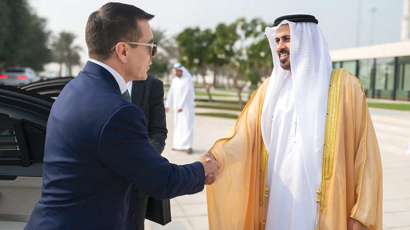 ذياب بن محمد يستقبل رئيس الإكوادور في واحة الكرامة