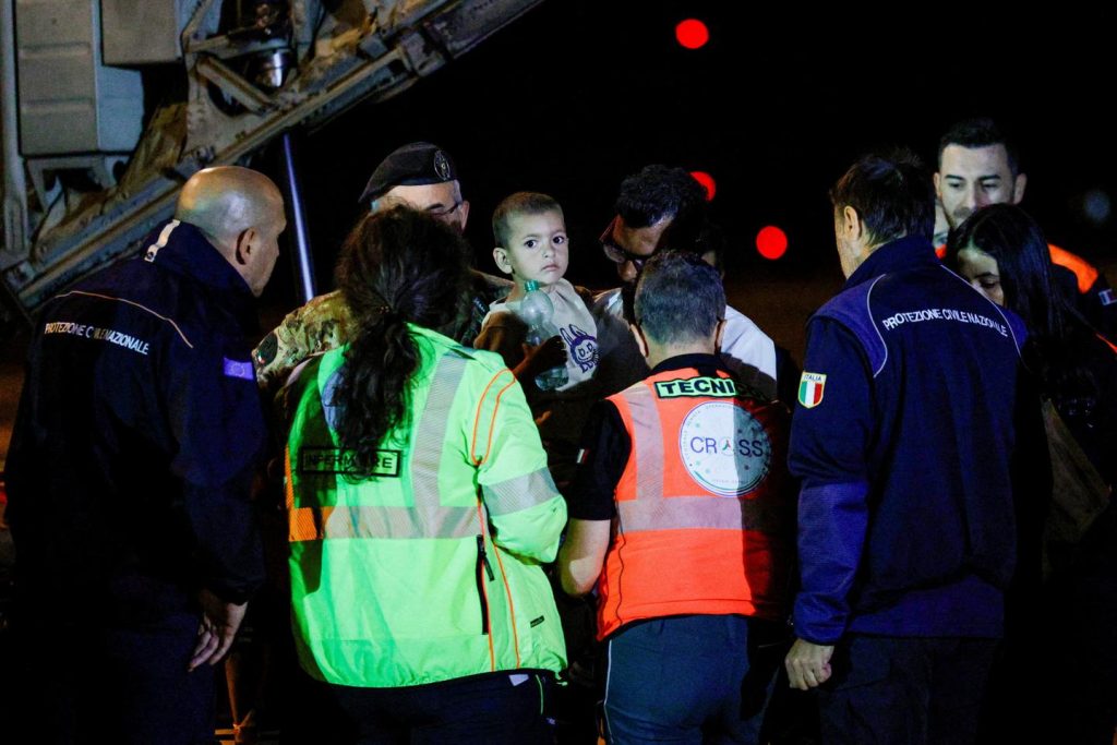 عمليات الإجلاء المتقطعة لسكان غزة إلى أوروبا