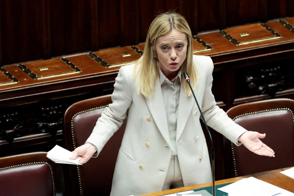 إيطاليا ممزقة بين الدفاع عن المزارعين ومصالح الصناعيين المصدرين