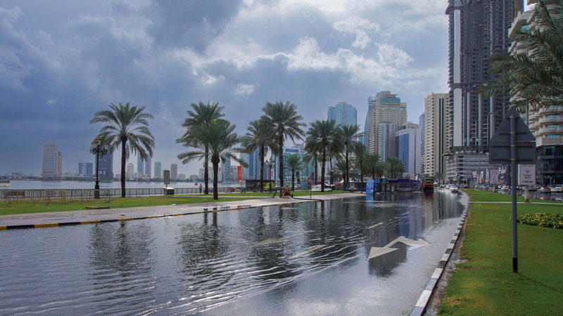 مرور الموجة الرئيسة للأمطار واستمرار انخفاض «الحرارة» اليوم وغداً