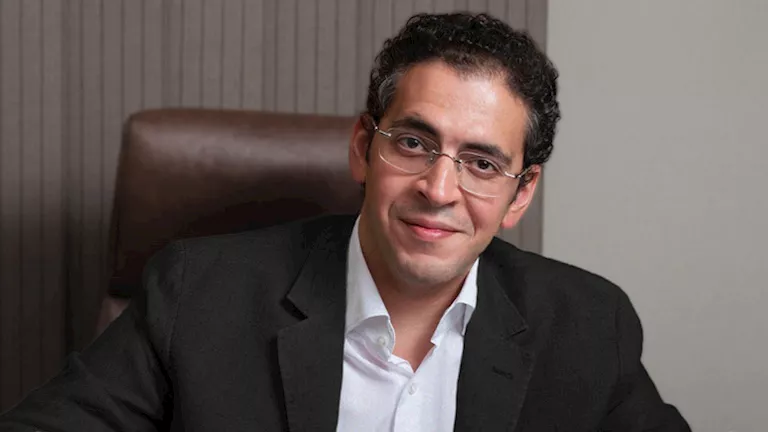 استشاري يوجه نصائح مهمة للحفاظ على التوازن النفسي