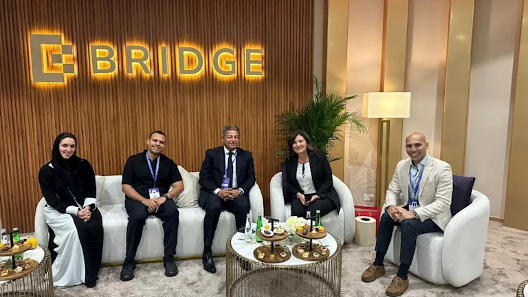 رئيس “الأعلى للإعلام” يلتقي مسؤولي “جوجل” لبحث ملف حقوق الملكية الفكري