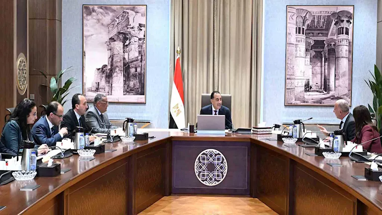 مدبولي يناقش الفرص الاستثمارية بالمثلث الذهبي مع القطاع الخاص