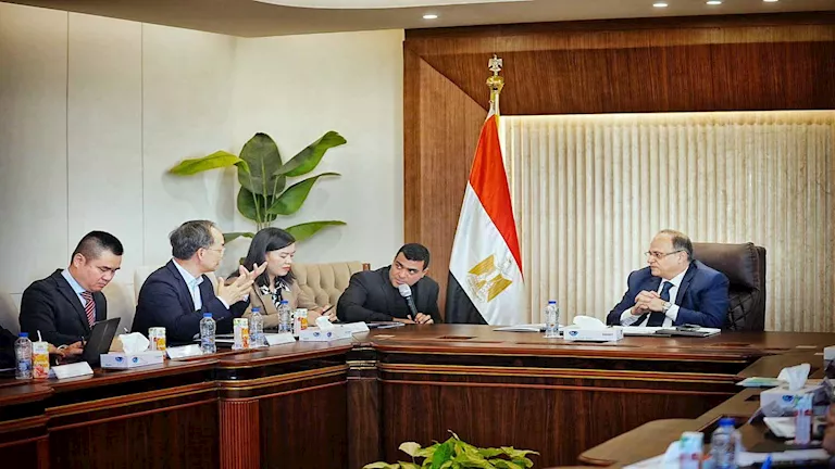 رئيس هيئة الدواء: تعزيز الشراكات الدولية لنقل التكنولوجيا ودعم التصنيع