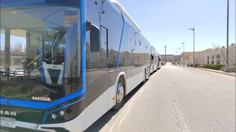 بدء تحصيل تذاكر ركوب لأتوبيسات النقل الداخلي بالعاصمة الإدارية يناير ا