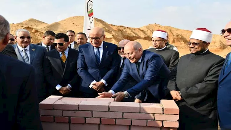 صور.. وضع حجر أساس مسجد شهداء القضاة بالتجمع