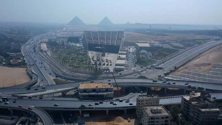 طريق سطحي وأتوبيس ترددي.. تفاصيل مشروعات تطوير الدائري “صور”