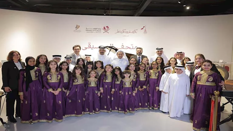 وزير الثقافة يبحث تعزيز التعاون مع هيئة متاحف قطر