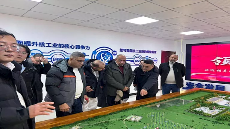 وزير الكهرباء يزور مناجم ومصانع استخلاص العناصر الاستراتيجية في الصين