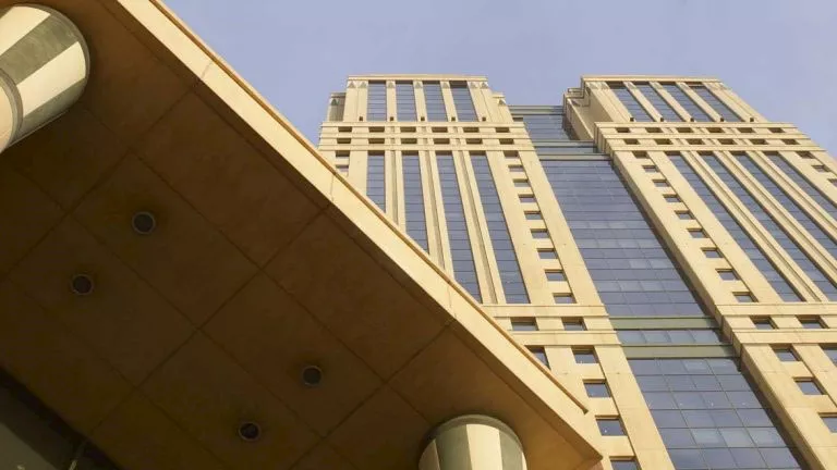 شركة “OSL” تعلن توقف عرض الصوت والضوء الحالي.. واستبداله بعرض جديد