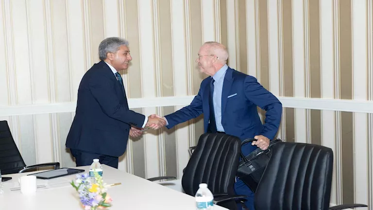 وزير السياحة يبحث زيادة التدفقات السياحية الأمريكية إلى مصر