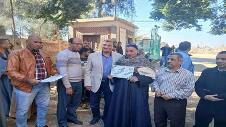 “الزراعة” توزع أكثر من 400 “فراطة ذرة” مُعاد تأهيلها