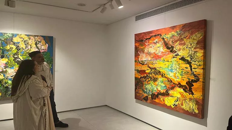 انطلاق معرض “همسات فجر جديد” للفنانة بريت بطرس غالي- (صور)