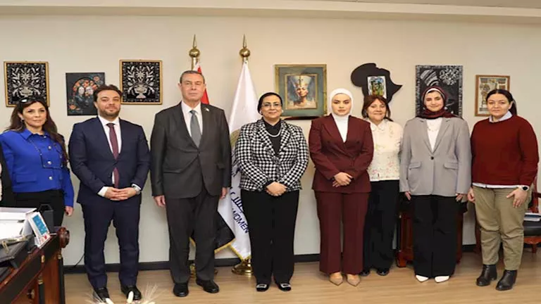 رئيسة “القومي للمرأة” تستقبل سفير دولة فلسطين في مصر